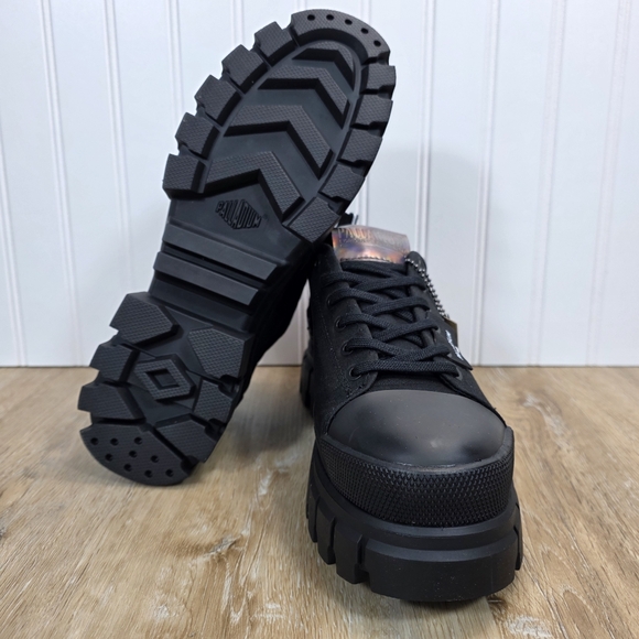 Palladium Revolt LO TX Women's Black On Black Low-Top Chunky Sole Sneakers 8 - Picture 5 of 7